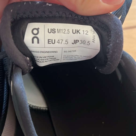 On cloud men’s sneakers - Picture 3 of 4